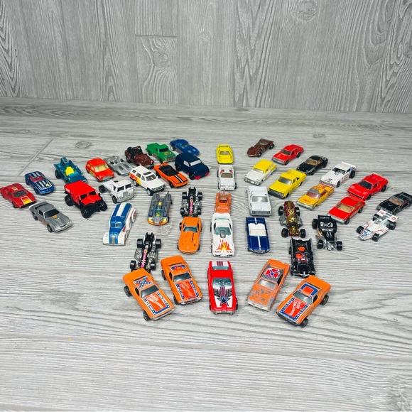 Vintage Lot of 44 matchbox , hot wheels & unbranded cars trucks collectible toys - Picture 3 of 9